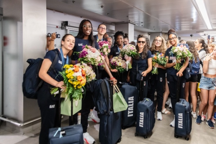 La Nazionale femminile italiana di pallavolo campionessa olimpica 2024 rientra in Italia