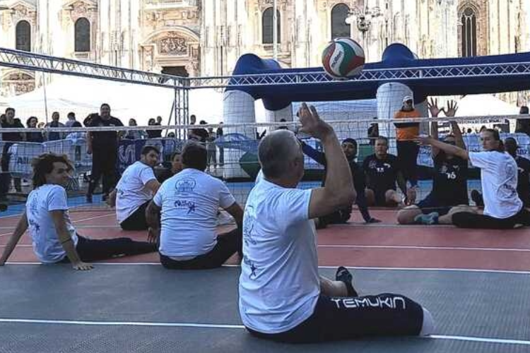 CSI Day: Ad Astra porta il sitting volley in piazza Duomo a Milano